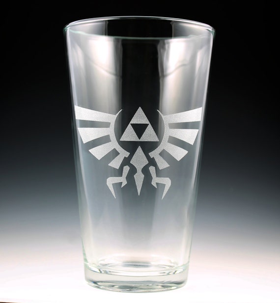 Legend of Zelda Hylian Crest Pint Glass