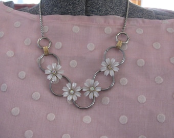 White Flowers Daisies Vintage Necklace
