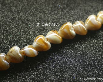 Heart 16mm white glass bead and orange Caramel * to the unit *.