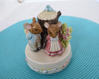 Vintage Otagiri mice music box, "You've got a Friend", Porcelain, hand painted,
