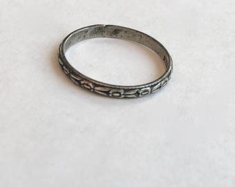 vintage sterling patterned band, size almost 6.5