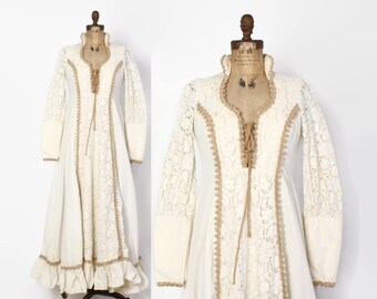 Vintage 70s GUNNE SAX Maxi Dress / 1970s Ivory Crochet Lace Corset Tie Jute Boho Bridal Gown M
