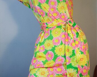 FREE SHIPPING 1960 Nylon Mod Abstract Dress