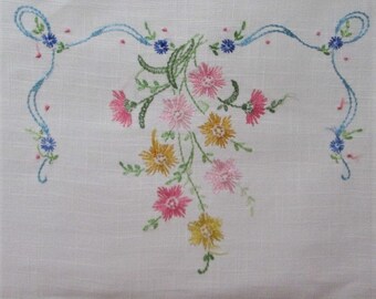 Vtg Table Runner Hand Embroidered Linen Spring flowers