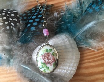 90s rose LOCKET / pink floral necklace