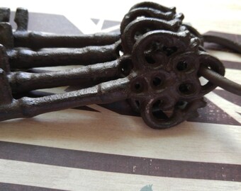 Large Cast Iron Skeleton Keys with Ring Jailers Keys Castle Keys 4.5" 4 pieces Unique Heavyweight Keys Big Keys Jail Keys