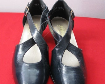 VINTAGE california MAGDESIANS criss cross leather pumps shoes buckle ankle 5.5 S