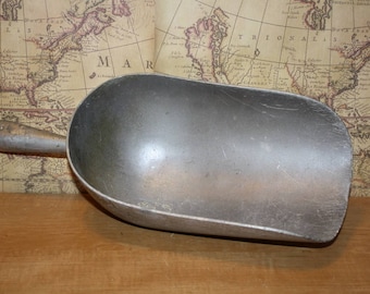 Vintage Metal Scoop - item #2484