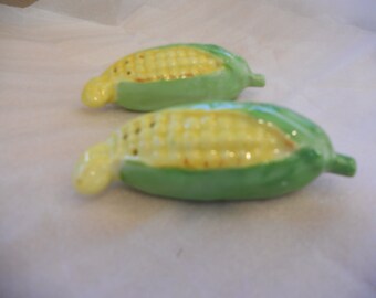 Vintage Corn Cob Salt and Pepper Shakers