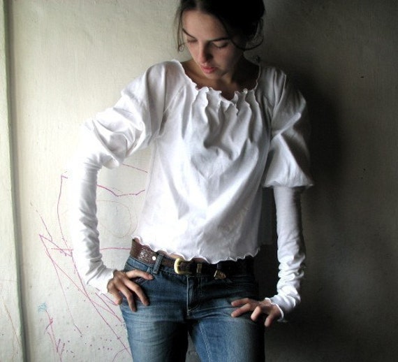 Items similar to Long sleeve blouse in White jersey on Etsy