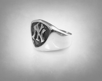 NEW YORK YANKEES mans 925 sterling silver ny logo ring