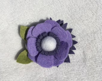 Purple felt flower hair clip// purple felt flower hair bow