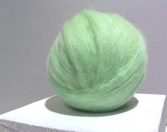 Mint Green Wool Roving, Needle Felting, Spinning Fiber, light green, pale green roving, mint roving, Saori weaving