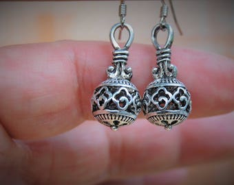 Silver Bali Style Earrings, Silver Boho Earrings, Bohemian Earrings, Ball Earrings, Simple Earrings, Everyday Dangle Earrings, Gift for her