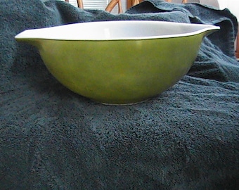 vintage 4 quart #444 green casserole dish
