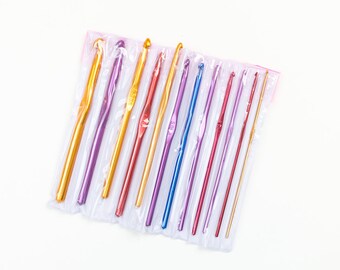 Crochet Hooks Set (from 2-8mm) - Ships IMMEDIATELY from California - A18