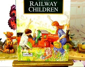 The Railway Children Vintage Ladybird Classics Book by E Nesbit with Glossy Covers First Edition 1994