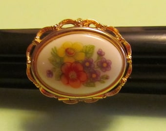 Vintage Avon French Flowers Locket Ring