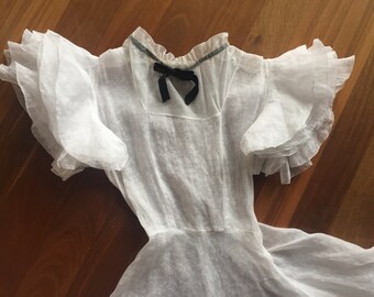1930s vintage ruffled organza gown with tulle and velvet neckline. Bridal evening XS