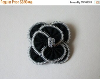 ON SALE Vintage Floral Fabric Pin 830