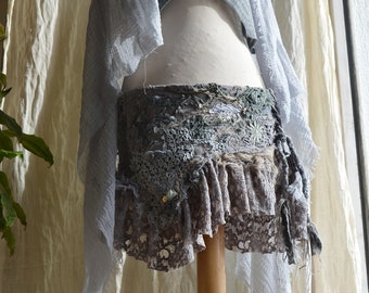 Unique skirt of the nereids