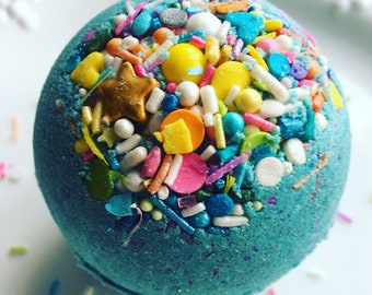Mermaid birthday... magical mermaid birthday bath bomb... gift bath bomb... 5 oz