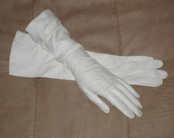 Vintage FRENCH White Kid Leather Formal / Bridal Gloves