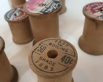 Vintage wooden spools (21)