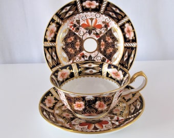 Royal Crown Derby Cup, Saucer and Sandwich/cake Plate Trio, pattern 2451, c1920. Superb quality