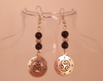 Earrings silvered TRISKEL with BLACK and silvered beads