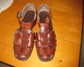 Vtg Fisherman leather brown Hurache style sandals ankle strap open back sandals soft supple hippie style sandals 10 free ship