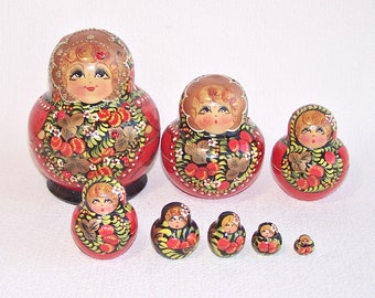 Russian Matryoshka. Vintage Set of Eight Babushka dolls. Russian Souvenir. Retro Doll. Russian Nesting Dolls.