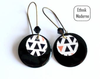 Earrings triangles pattern