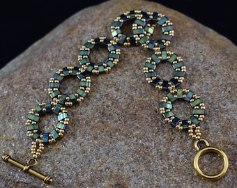 Beaded Green and Gold Bracelet