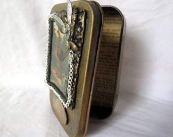 Gift Card Holder, Altered Altoid Tin "Fly" Decorative Presentation or Trinket Tin