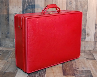 Vintage Hartmann Leather Luggage, rare red vintage luxury full leather Hartmann with brass latches, brass hinges feet, excellent condition