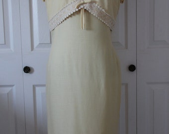 1950s Pale Yellow Wiggle Dress with Lace Detailing Medium