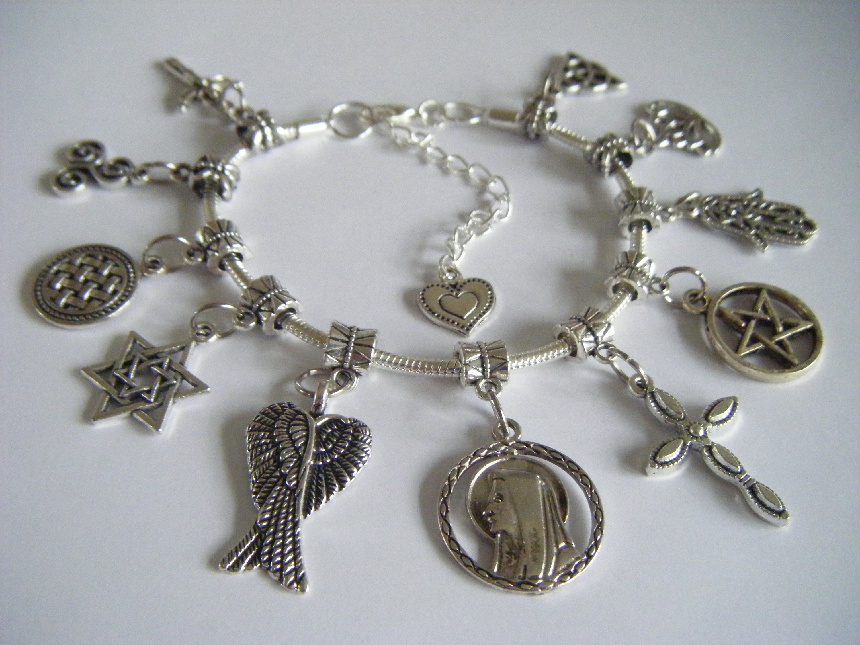 SUPERNATURAL Mary Winchester Protection Charm Bracelet Demon