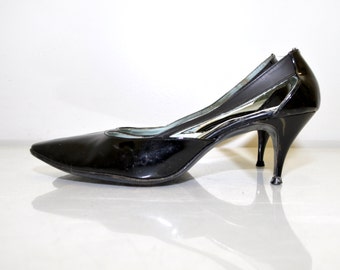Vintage 1960s Stiletto Heels | Black Patent Kitten Heels Size 8