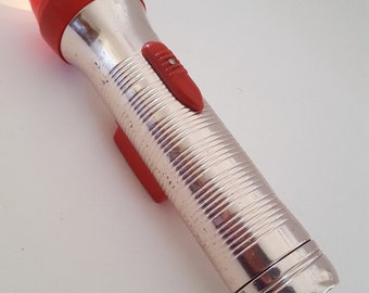 Vintage mid 1960's Hilco magnet lite, aluminum with a slight anodized copper finish, working takes 2 D cells not included