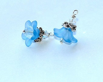 Free Shipping Blue flower charms