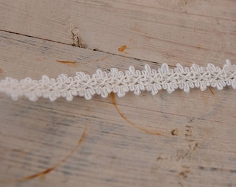 White Applique Trim- 3 yards Vintage Fabric Embroidered Trim 70s New Old Stock Lace Fringe