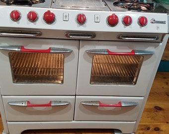 Working, vintage, O'Keefe & Merritt stove.