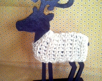 Decorative deer in wood and wool