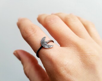 Moon Ring | Raw Ring | Crescent Moon Ring | Stacking Ring | Minimalist Ring | Moon Phase Ring | wiccan jewelry | dark jewelry | gift for her