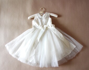 Floor-length Light Ivory Flower Girl Dress Lace Flower Girls Dress Baby Girl Dresses Lace Tulle Dress With Bows Birthday Gift for Girl