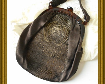 Another antique purse / handbag