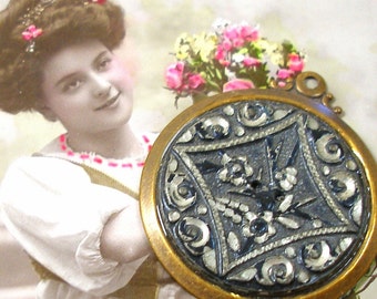 1800s Antique BUTTON pendant, Victorian floral design in brass. Present, gift.
