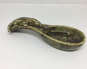 Green and Brown Alligtor Ceramic Spoon Rest , Pottery Spoon Holder, Ceramics