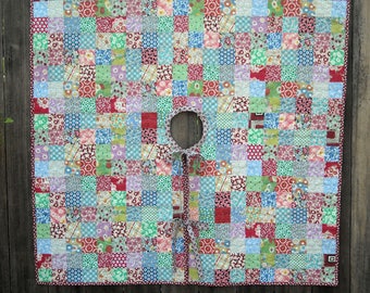 Quilted Christmas Tree Skirt - Postage Stamp Quilt - Reproduction Feedsack Prints